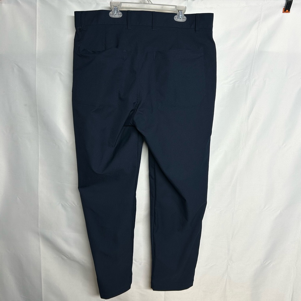 Lululemon Relaxed-Tapered Trouser